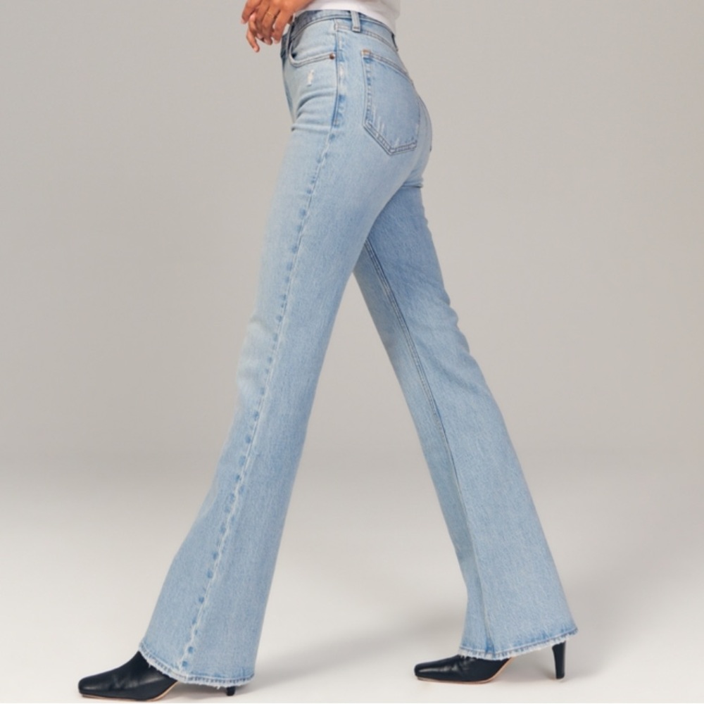 Abercrombie & Fitch The Flare Ultra High Rise Jeans